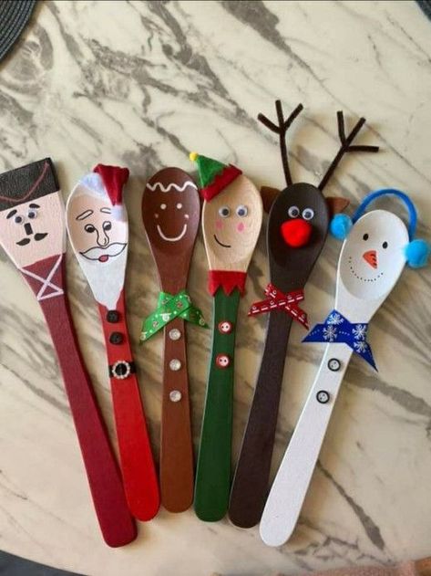 Easy Christmas Craft Ideas, Fun Christmas Crafts For Kids, Christmas Craft Ideas For Kids, Wooden Spoon Crafts, Christmas Candy Jars, Easy Christmas Craft, Spoon Craft, Diy Christmas Candy, Christmas Spoons