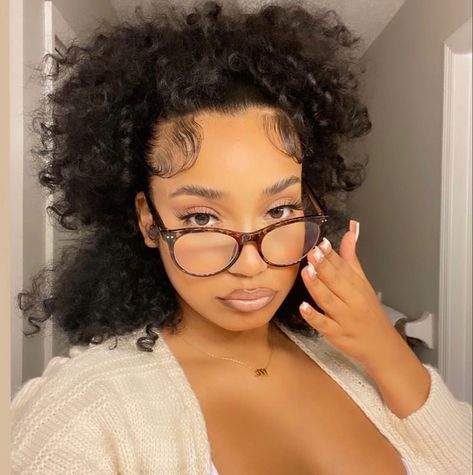 Moriah Kaelyn Outfits, Moriah Kaelyn Curly Hair, Notti Osama, Cute Curly Hairstyles, I Want Her, Natural Curls Hairstyles, Hairdos For Curly Hair, Curly Girl Hairstyles, Baddie Hairstyles