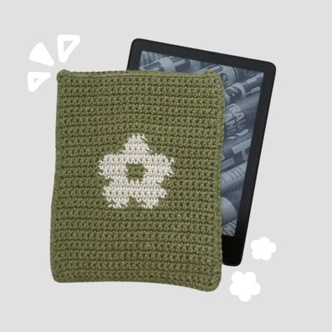 Green Flower | Handmade Crochet Kindle Cover ✦ Shop Link in Bio ✦ #kindle #kindlecover #ShopSmall #smallbusiness #etsyshop #ereader #booksta Kindle Ereader, Ereader Cover, Crochet Book Cover, Nook Glowlight, Kindle Oasis, Kindle Cover, Kindle Case, Flower Crochet, Kindle Paperwhite