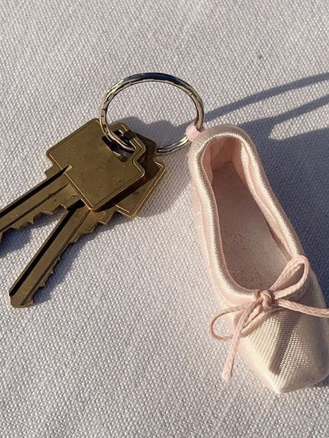 Ballet Keychain, Car Deco, Girly Car, Gold Key, Pink Girly Things, Car Keychain, Girls Dream, Just Girly Things, Cute Jewelry