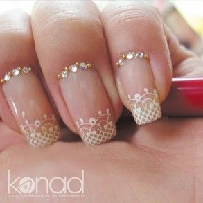 Nail Stamping. Very pretty like for a wedding, anniversary, etc. Nails Sunflower, Nail Art Mariage, Make Up Sposa, Wedding Day Nails, Bridal Nails Designs, Lace Nail Art, Sunflower Nails, Lace Nails, Wedding Nails Design