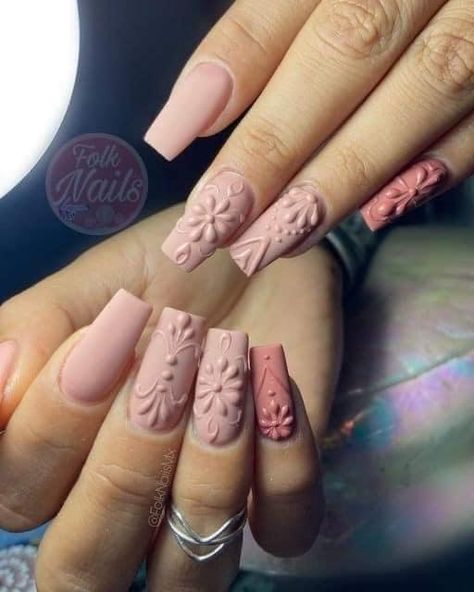 Mexican Core Aesthetic Nails, Mexican Wedding Nails Designs, Talavera Nail Art Pink, Mexican Short Nails, Talavera Inspired Nails, Hacienda Style Nails, Nail Art Mexican Design, Luxurious Nail Designs, Textured Nail Art Designs