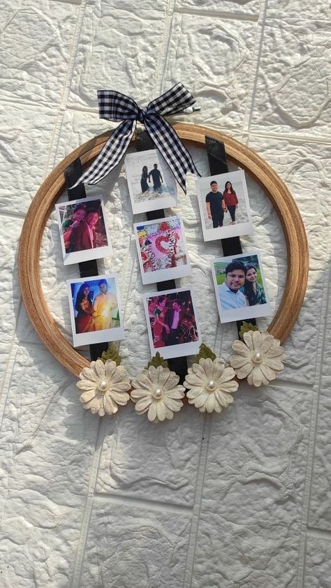 Hoop Frame Ideas, Hanging Photo Frame Ideas Handmade, Collage Photo Frame Ideas Handmade, Hoop Photo Frame, Hope Embroidery, Spotlight Photography, Frames Diy Crafts, Photo Frame Decoration, Hoop Frame