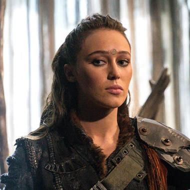 Hot: The 100's Alycia Debnam-Carey addresses heartbreaking Lexa shocker Lexa Kom Trikru, The 100 Season 3, The 100 Tv Series, Commander Lexa, Lexa Y Clarke, Clarke And Lexa, Lexa The 100, Sky People, Alycia Debnam