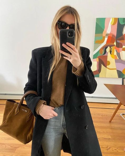 Allison Bornstein, Outfit Photos, Fashion Rules, Pull Beige, French Girl Style, Professional Wardrobe, Best Advice, She Knows, Destroyed Jeans