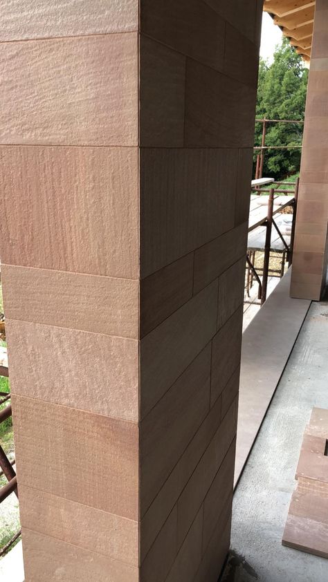 Tiled Pillars Columns, Tiles For Pillar, Tiled Pillar, Parking Wall Tiles Design, Exterior Wall Tiles House, Pillar Cladding, Pillar Tiles Design, Pillar Decoration Ideas, High Ceiling House