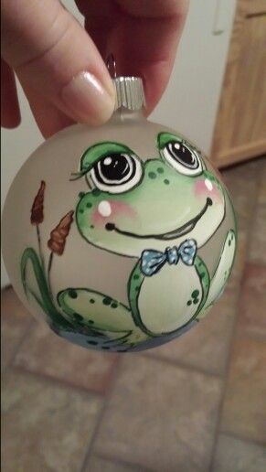 Frog Ornament Frog Ornaments, Light Bulb Crafts, Light Bulb Ornaments, Frog Crafts, Glass Ball Ornaments, Painted Christmas Ornaments, Painted Ornaments, Hand Painted Ornaments, Christmas Ornaments Homemade