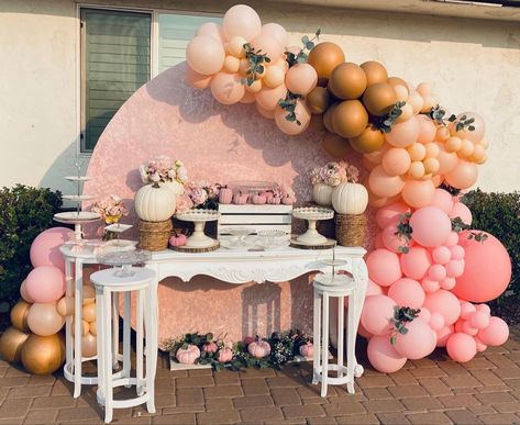 Pink Pumpkin Balloon Arch, Baby Shower Girl Theme November, Girly Fall Baby Shower Decor, Pink And Gold Pumpkin First Birthday, Fall Baby Shower Ideas, Pink Pumkin Boho Baby Shower, Baby Shower For Girl, Pumpkin Theme Baby Shower, November Baby Shower