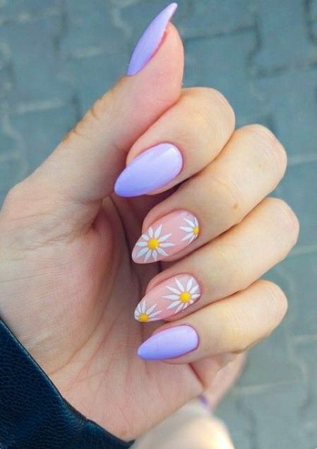 Lilac Nails With Daisies, Mat Nails, Lilac Nails Design, Ongles Gel Violet, Matted Nails, Purple Ombre Nails, Violet Pastel, Lilac Nails, Pink Gel Nails