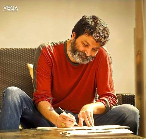 Working Stills From The Sets OF #Agnyaathavaasi #Tollywood #Trivikram #Anirudh #PawanKalyan #KeerthySuresh #AnuEmmanuel Trivikram Srinivas Hd Images, Trivikram Srinivas, Happy Movie, Famous Dialogues, Jeep Wallpaper, Quotes Powerful, Anu Emmanuel, Movie Dialogues, Ganesh Chaturthi Images