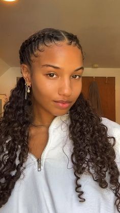 Cute Curly Hair Braided Hairstyles, Curly Hair French Braid Styles, Destineewrayy Hairstyles, Easy Braids Curly Hair, Curly Hair Pigtail Braids, Cute Hairstyles For Curly Hair Braids, Braid Short Curly Hair, Curly Pulled Back Hairstyles, Short Curly Hairstyles Braids