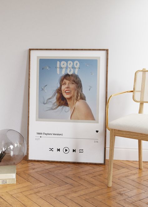 In honor of Taylor Swift announcing 1989(Taylor´s version) and after seeing the GORGEOUS allbum cover, I decided to create this cute spotify inspired poster. You can shop it on my etsy shop✨ Taylor Swift Framed Picture, Taylor Swift Frame, Folklore Poster, 1989 Poster, Poster Taylor Swift, Taylor Swift Merch, Estilo Taylor Swift, Taylor Swift Posters, Taylor S