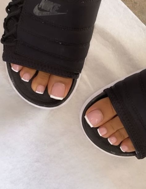 French Toe Nails, Black Toe Nails, Toes Nails, Gel Toe Nails, Acrylic Toes, Acrylic Toe Nails, Toe Nail Color, Pretty Toe Nails, Gel Toes