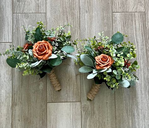 Diy Wedding Bouquet Fake Flowers Fall, Simple Bridal Bouquet Fall, Greenery Bridesmaid Bouquet, Terracotta Eucalyptus, Diy Wedding Bouquet Fake Flowers, Simple Bridesmaid Bouquets, Wedding Bouquet Fake Flowers, Cassie Wedding, Autumn Wedding Flowers