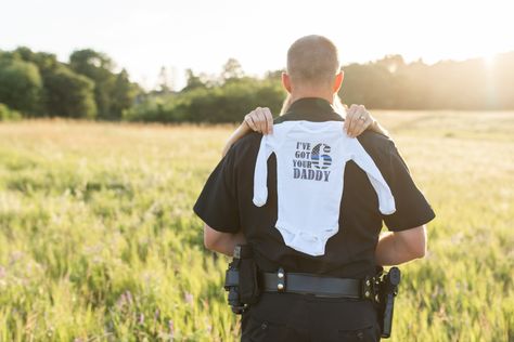 Police Pregnancy Announcement || Law Enforcement Pregnancy Law Enforcement Baby Announcement, Police Boyfriend, Police Pregnancy Announcement, Police Baby Announcement, Police Husband, Gigi Life, Police Baby, Announcement Photoshoot, Baby Announcement Photoshoot