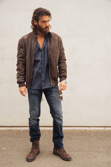 Cowboy Style For Men Outfits, Cowboy Style For Men, Rocker Aesthetic, Pirate Aesthetic, Bohemian Style Men, Boots Outfit Men, Jordan Outfit, Turkish Men, Rugged Style