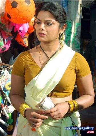 Swathi Varma Hot Stills in Veerachozhan Movie Indian Navel, Navel Hot, Saree Photos, Hot Blouse, Celebrity Fashion Looks, Hot Women Dress, Cute Couples Hugging, Indian Actress Hot Pics, Movie Photo