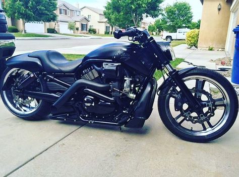 Custom Harley Vrod muscle Harley Night Rod, Vrod Custom, Vrod Muscle, Harley Davidson Custom Bike, Harley V Rod, Car Rider, Stylish Bike, Bagger Motorcycle, Custom Street Bikes