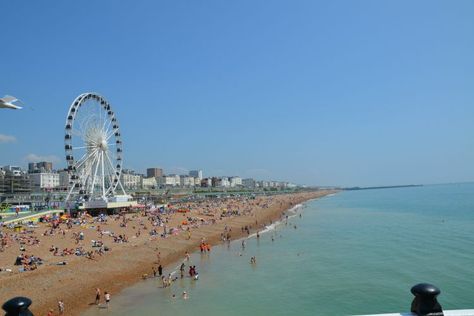 Brighton Beach Uk, Whitstable Beach, Life In Uk, England Tourism, Brighton City, Bournemouth Beach, London 2023, Botany Bay, Trip Aesthetic