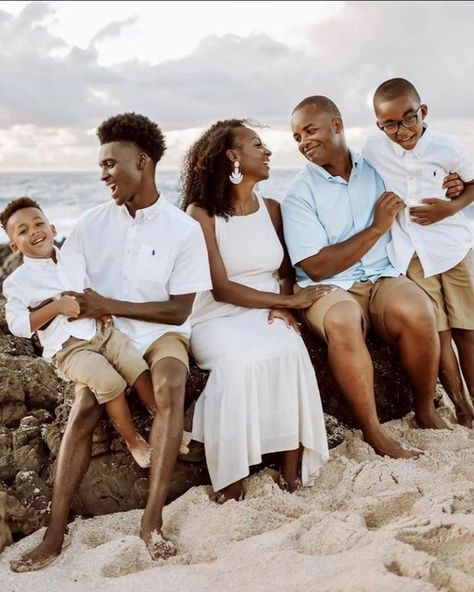 Black Family Beach Photoshoot, Family Vacation Photos, Big Family Photos, Future Vision Board, Black Royalty, Dream Kids, My Life Style, Family Photoshoots, Future Vision