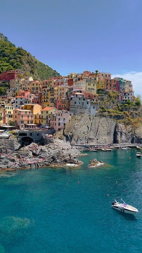 Europe Mood Board, Country To Visit, Background Inspiration, Dream Holidays, Italy Vibes, Beautiful Countries, Genoa Italy, Pretty Views, Garda Italy