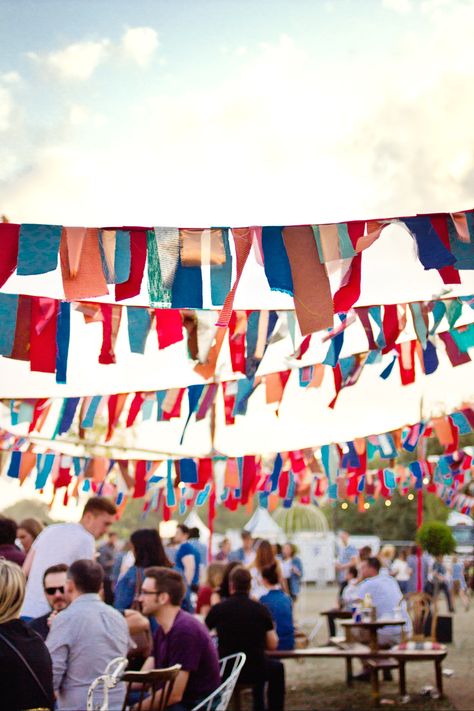 VIP area at lovebox festival 2015 Festival Themed Party, Festival Kimono, Festival Style Wedding, Festival Themed Wedding, Color Concept, Colorful Wedding Flowers, Barn Parties, Fleurs Diy, Look Festival