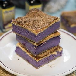 Churro Bars, Ube Cheesecake Recipe, Ube Cheesecake, Cheesecake Bars Easy, Cheesecake Bar, Ube Recipes, Churro Cheesecake, Cheesecake Bar Recipes, Filipino Desserts