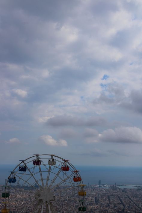 It shows the amusement park tibidabo in Barcelona, Spain. Aesthetic Summer Bucket List, Europe Aesthetic Summer, Tibidabo Barcelona, Spain Aesthetics, Barcelona Aesthetic, Aesthetic Europe, Spain Aesthetic, Europe Aesthetic, Summer Bucket List