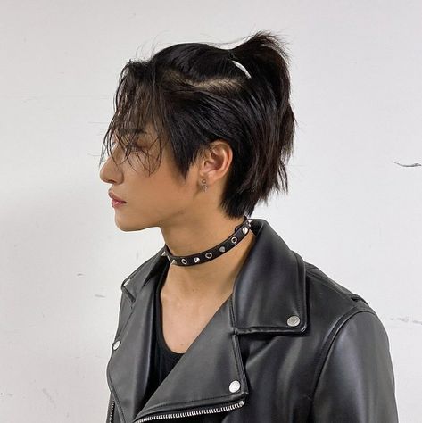 Ateez Seonghwa Icon, Ateez Seonghwa, Long Black Hair, Extended Play, Hair Waves, My Heart Is Breaking, Boyfriend Girlfriend, Boy Bands, Pretty People