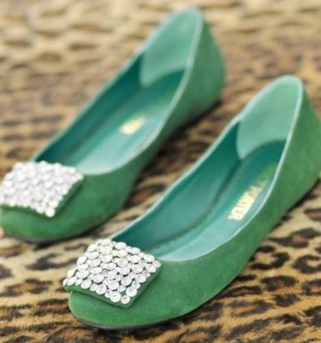 Cute Cute Cute Green Flats, Moda Vintage, Fabulous Shoes, Carrie Bradshaw, Shoe Closet, Green Shoes, Crazy Shoes, Shoe Obsession, Moda Fashion