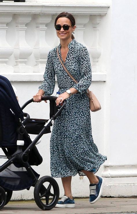 3 Summer Basics Pippa Middleton Relies On 7 Days a Week | Who What Wear Middleton Style Casual, Pippa Middleton Bridesmaid, Pippa Middleton Dress, Carol Middleton, Pippa Middleton Wedding, Pippa Middleton Style, Ganni Dress, Stella Mccartney Dresses, Paris Style