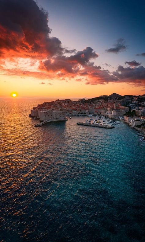 Croatia Aesthetic, Galaxy Photos, Stunning Sunset, Pretty Views, Sunset City, Dubrovnik Croatia, Croatia Travel, Sunset Wallpaper, Europe Summer