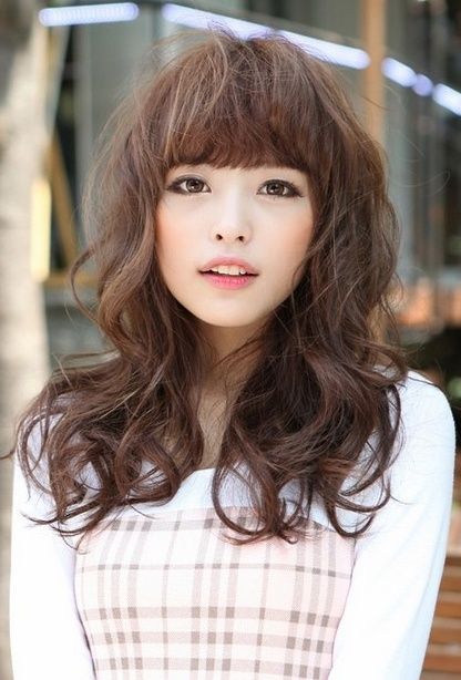 Messy curly style with bangs Asian Haircut, Girl Haircut, Kawaii Hairstyles, Japanese Hairstyle, Natural Hair Styles Easy, Girl Haircuts, Kids Hair, Asian Hair, Popular Hairstyles