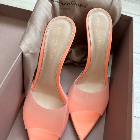 Gianvito Rossi The Minimalist Elle 85 Rossi Shoes, The Minimalist, Gianvito Rossi, Shoe Box, Plexus Products, Color Orange, Heel Height, In Italy, Italy