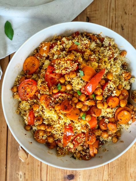 Chickpea Couscous Recipes, Chickpea And Couscous Recipes, Couscous With Chickpeas, Curry Couscous Recipes, Spicy Couscous Recipes, Hot Couscous Recipes, Moroccan Recipes Vegetarian, Vegetarian Couscous Recipes, Couscous Dinner Recipes