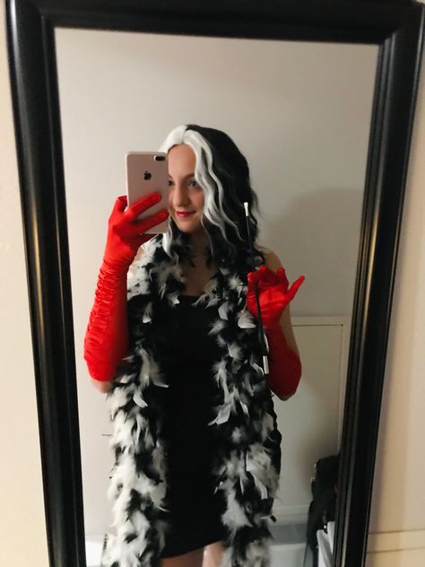 #cruella #cruelladevil #disney #disneycostumes #101dalmatians #dalmatian #halloween #halloweenideas #halloweencostumeideas #costumes #red #wig #cosplay Cruella Deville Rave Costume, Cruelly Devil Costume, Dalmatian Halloween, Cruella Deville Costume, Cruella Costume, Red Wig, Cruella Deville, Devil Costume, Rave Costumes