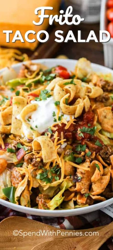 This Frito taco salad is a fun twist on a classic taco salad. Just brown your meat mixture, top your lettuce with you favorite toppings, like salsa or guacamole, and dive in!  #spendwithpennies #fritotacosalad #tacotuesday #maindish #salad Frito Taco Salad, Taco Salad Recipe Healthy, Taco Salat, Healthy Tacos Salad, Taco Salads, Cocktail Syrups, Taco Salad Recipes, Craft Cocktail, God Mad