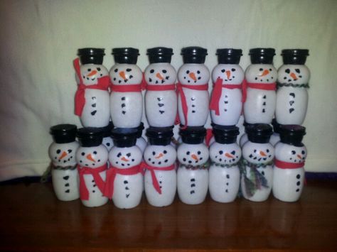 I made these with Danimal smoothie  yogurt containers. So easy and fun for the kid's. First they drink yogurt and then wash, dry,fill with rice for weight and put a piece of cardboard over opening on top and paint. Yogurt Container Crafts, Danimals Yogurt, Upcycle Containers, Yogurt Container, Container Crafts, Upcycled Christmas, School Christmas Party, Winter Diy Crafts, Christmas Decorations For Kids