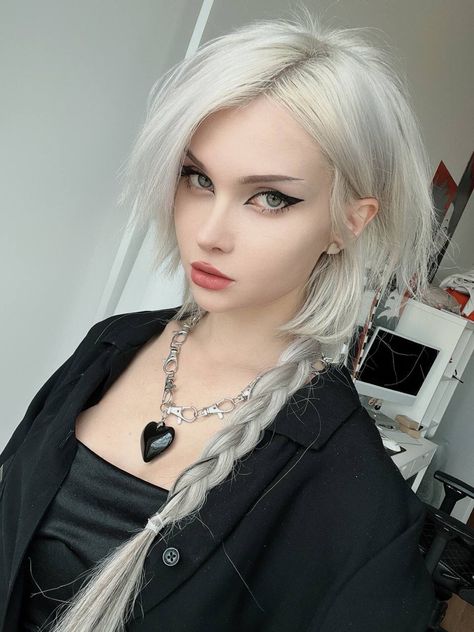 Blonde Goth, Gothic Hairstyles, Silver Grey Hair, Platinum Hair, Platinum Blonde Hair, Poses References, Hair Reference, Short Blonde Hair, Hair Inspo Color