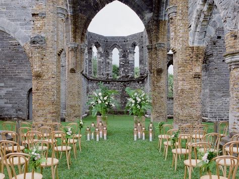 21 of the Dreamiest Wedding Venues in Bermuda Belize Wedding Venues, Bermuda Wedding, Destination Wedding Photos, Wedding Reception Venues, Unique Venues, Castle Wedding, Dreamy Wedding, Wedding Lights, Best Photographers