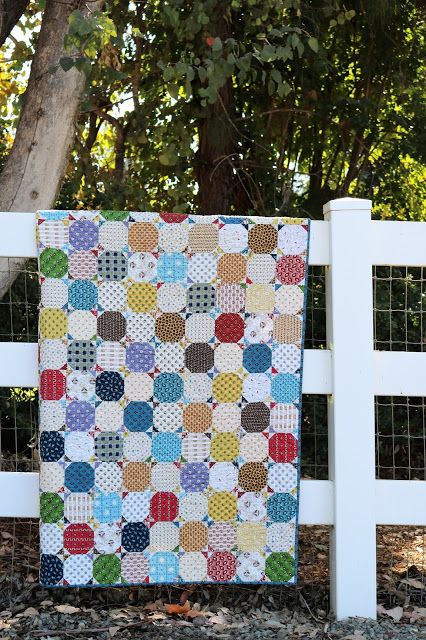 Scrappy Snowball Sew Along || Week #13 o o o o o o o o o o I think you should have plenty of snowballs. I have kind of lost count, y... Snow Ball Quilt Pattern, Snowball Quilt Patterns Free, Happy Quilts, Throw Quilts, Snowball Quilts, Quilt Pictures, Quilting Tutorial, Block Quilts, I Spy Quilt