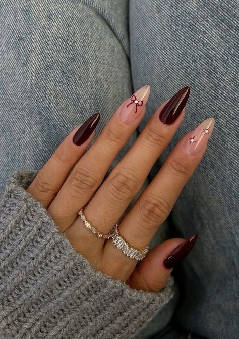 autumn 2024, fall 2024, autumn nails, nail idea, nail art, french manicure, bow, strass, classy, minimalist, dark red nails, long nails, gel x Kutek Disney, Maroon Nails, Brown Nails, Xmas Nails, Classy Nails, Chic Nails, Short Acrylic Nails, Cute Acrylic Nails, Holiday Nails