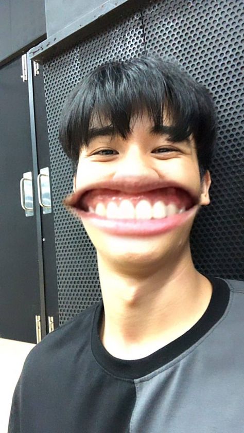 Funny Faces Pictures, Bts Emoji, Actors Funny, Tay Tawan, Boyfriend Photos, Bright Pictures, Gmmtv Actors, Meme Faces