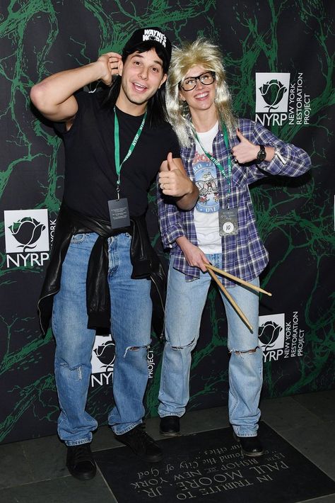 Waynes World Costume, Celebrity Couple Costumes, Waynes World, Camp Dress, Khloe Kardashian And Tristan, Skylar Astin, Couples Halloween Costumes, Famous Duos, Anna Camp