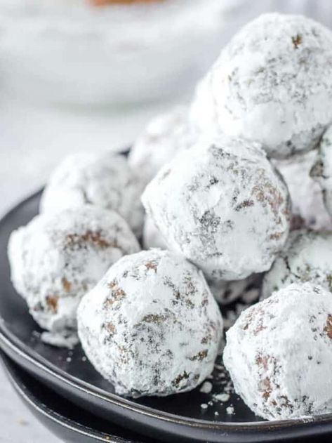 Easy Rum Balls With Vanilla Wafers - CopyKat Recipes Rum Balls With Vanilla Wafers, Rumballs Recipe, Boozy Balls, Easy Rum Balls, Boozy Cookies, Alcohol Desserts, Vanilla Wafer Recipe, Rum Balls Recipe, Bourbon Balls Recipe