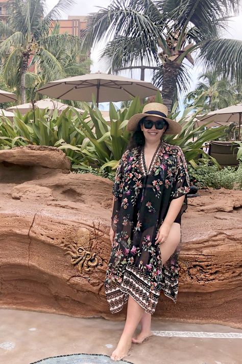 Hawaii Outfit Round-Up: https://girlwithcurves.com/hawaii-outfit-round-up #plussize #swimwear #bikini #travel #style # Plus Size Tropical Vacation Outfits, Plus Size Holiday Outfits Summer, Cancun Outfits Plus Size, Hawaii Outfits Plus Size, Plus Size Hawaii Outfits, Hawaiian Outfit Ideas, Plus Size Hawaii, Goa Wear, Hawaii Looks