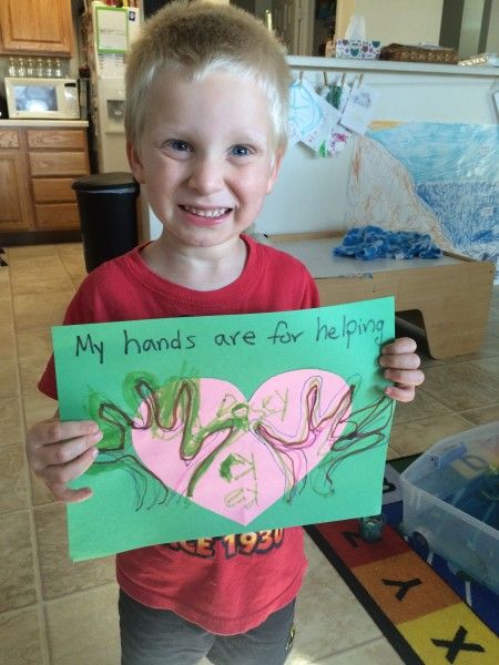 Preschool Helping Hands Craft, Hands Are For Helping Craft, Helping Others Craft Preschool, Arms Hands And Fingers Crafts, Helping Hands Craft Preschool, Arms Hands And Fingers Crafts For Toddlers, Helping Hands Preschool, Helping Hands Craft, Manners Preschool