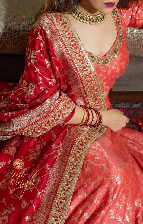 Make Your Bridal Outfit Extraordinary with These Heavy Embroidered Dupattas - SetMyWed Red Banarsi Dupatta, Pink And Red Lehenga Bridal, Banarsi Silk Lehenga, Bridal Dupatta Designs, Cute Outfits Spring, Banarsi Dupatta, Dupatta Designs, Pink Dupatta, Bridal Dupatta