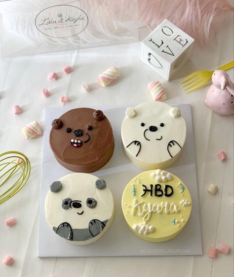 4 In 1 Bento Cake, Panda Bento Cake, Bento Cake Bear, Easter Chocolate Covered Oreos, Cartoon Cookie, Bento Cakes, Cake Cafe, Cake Decorating For Beginners, Simple Cake Designs