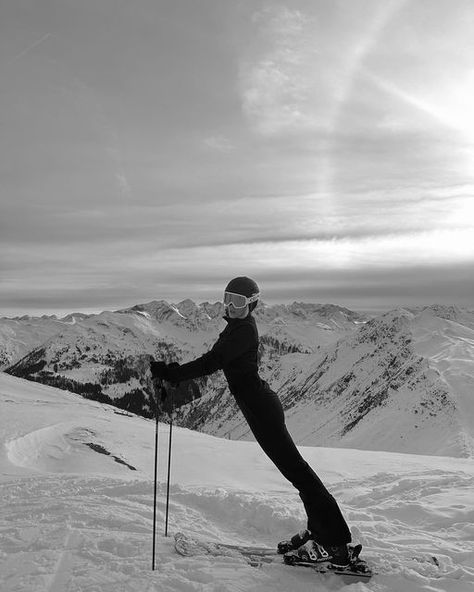 Rich Winter Aesthetic, Hothouse Flower, Daisy Calloway, Ski Aesthetic, Ski Bunnies, Heart Is Full, Instagram Heart, Yoga Jumpsuit, Snow Trip